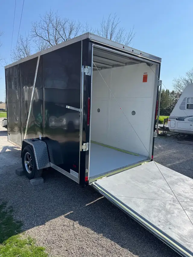 like new 6x12 in Cargo & Utility Trailers in Barrie - Image 8