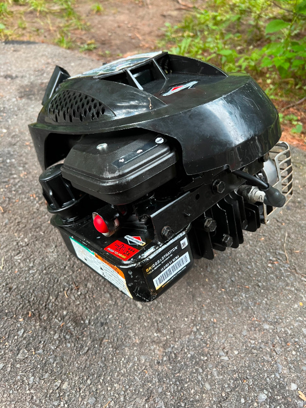 Briggs and Stratton 10L802-0001-F1 Vertical Engine in Other in Ottawa