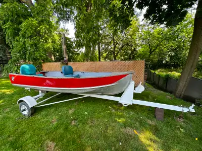 Hi, I am selling my boat for $2,250.