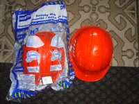 NEW 12 QUALITY NORTH SAFETY EQUIPMENT HARD HATS