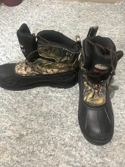 Itasca man’s icebreaker size 11, View more