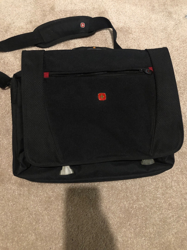 Swiss gear laptop bag in Laptop Accessories in Oshawa / Durham Region