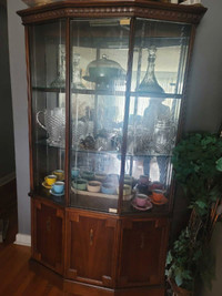 Beautiful China / Display Cabinet 