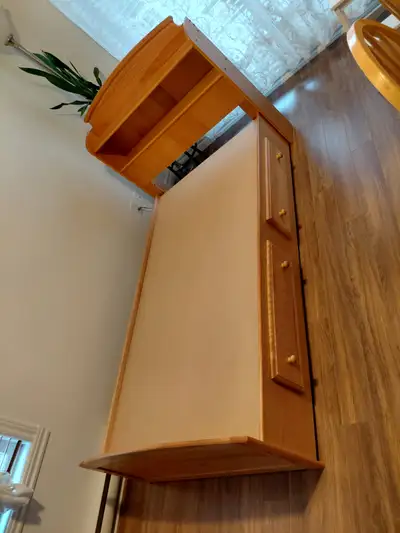 Lit simple ave c bureau, View more