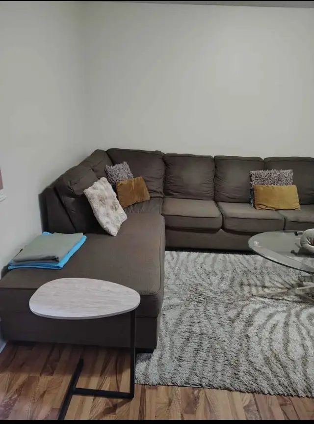 Complete sectional for sell in Chairs & Recliners in Calgary - Image 2