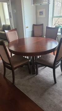 SOLID WOOD DINING TABLE WITH EXTRA LEAF AND SIX CHAIRS