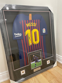 Messi Barca Signed jersey with COA BECKETT *