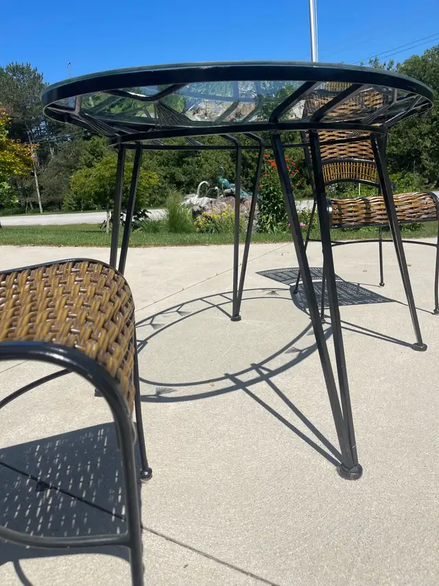 Wrought Iron Oval Glass Table/ 2 Chairs Patio/Kitchen in Patio & Garden Furniture in Owen Sound - Image 7