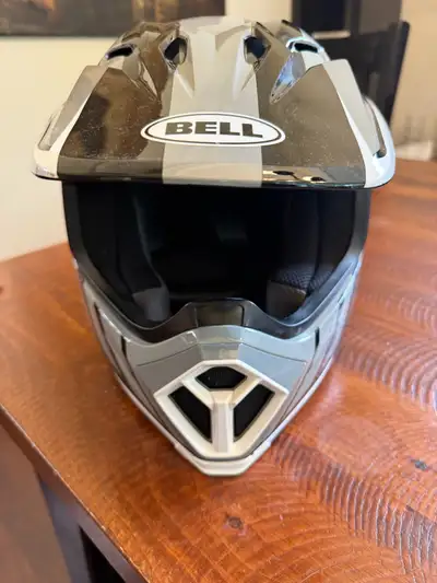 Bell MX-9 MIPS Helmet. Worn once, near new condition size XLarge. Never dropped or damaged. Non smok...