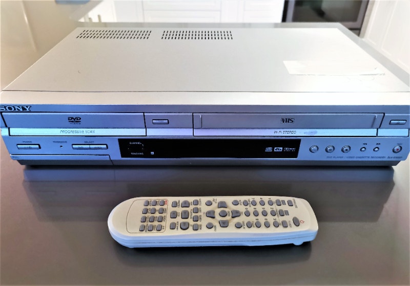 SONY DVD Player Video Cassette Recorder CDs, DVDs & Bluray
