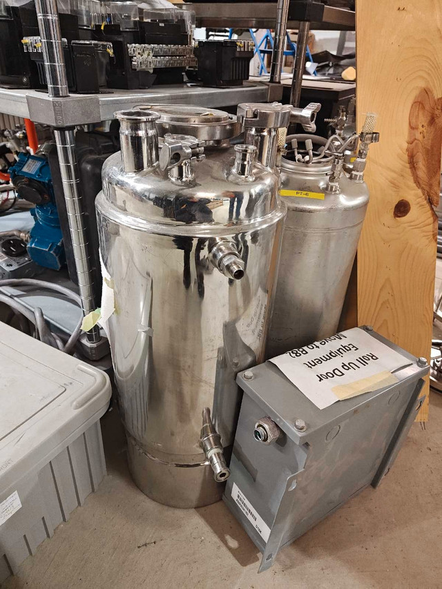 HIGH PRESSURE STAINLESS STEEL TANK in Other Business & Industrial in Markham / York Region