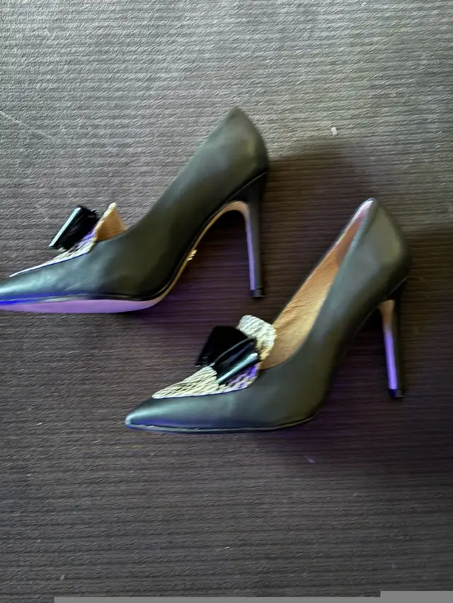 Women’s Size 7 Shoes in Women's - Shoes in Bedford - Image 4
