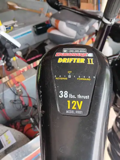 Electric trolling motor 38lb thrust 36 inch. See pictures for description. I just bought it but had...