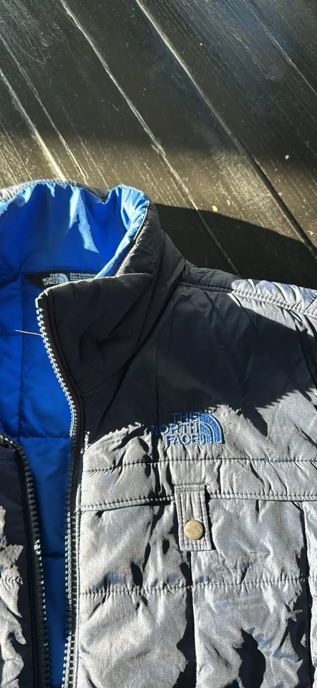 North Face Jacket in Kids & Youth in Calgary - Image 3
