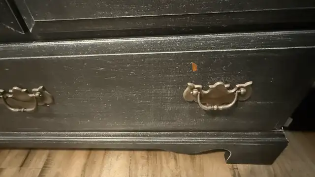 Antique Dresser-NEED GONE TODAY in Dressers & Wardrobes in Oakville / Halton Region - Image 5