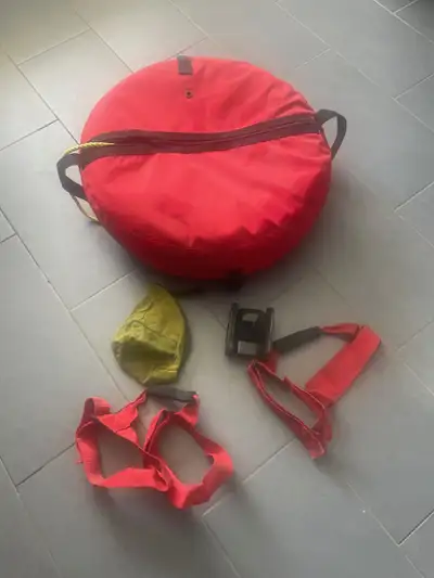 I have lots of dive gear. If you are looking for something, send me a message. If the item in the pi...