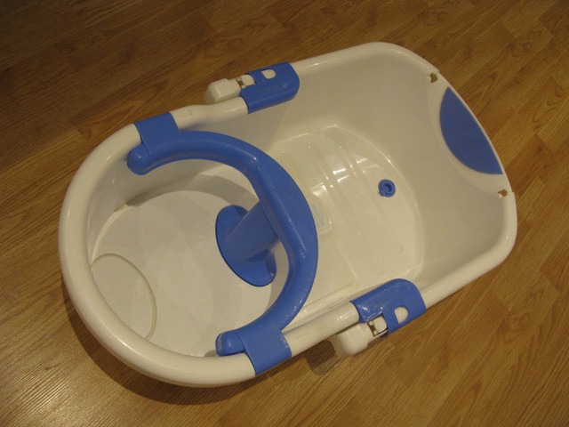 lot pour bébé dans Bain, table à langer  à Longueuil/Rive Sud - Image 2