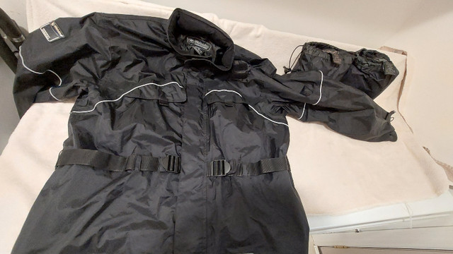 Motorcycle Rain Suit in Multi-item in City of Toronto - Image 3