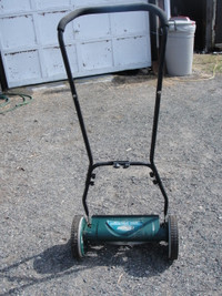 Yardworks Reel Lawn Mower, 14-in