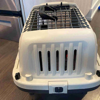  cage for cats or dogs
