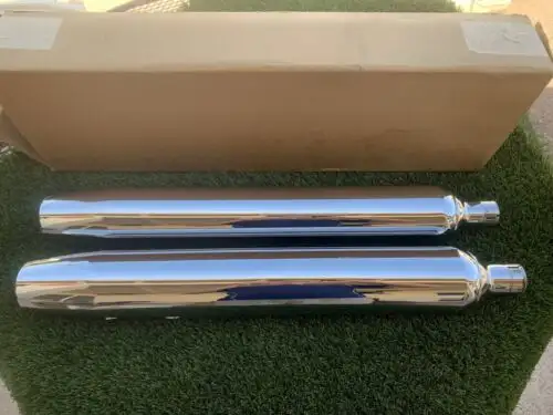 Mufflers Harley FLH Touring (stock CVO) - New in Box in Motorcycle Parts & Accessories in Hamilton - Image 2