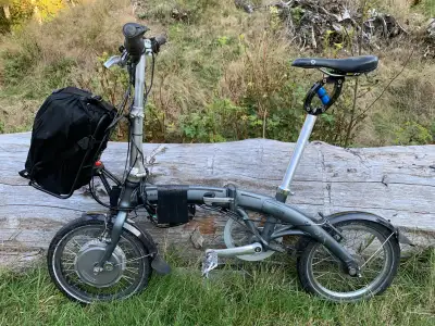 Dahon Curve Folding E-Bike, View more