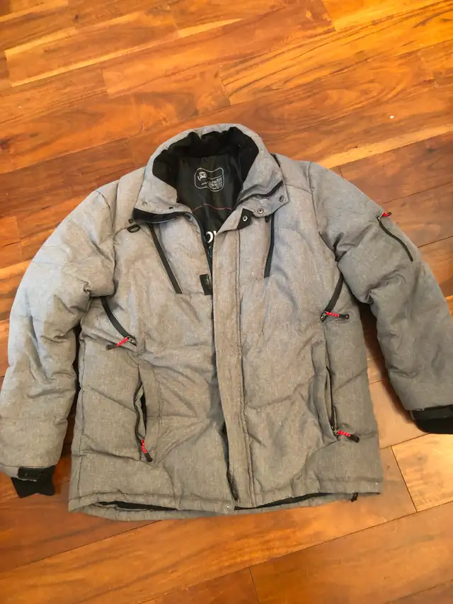 Duck down slim parka in Men's in Calgary - Image 2