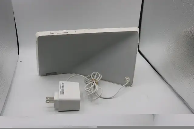 Lenovo Smart Display 10" (#1285) in Laptops in City of Halifax - Image 4