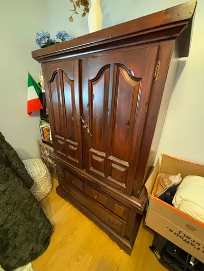 FREE DRESSER, View more