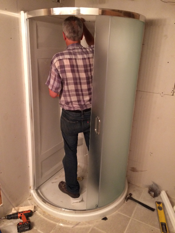 Glass SHOWER DOORs-Good Installer for bathTUB glass doors and ba in Plumbing, Sinks, Toilets & Showers in Edmonton