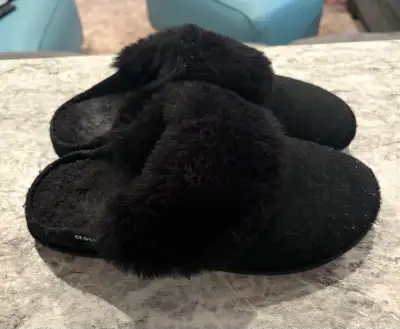 These Crocs slippers are in brand new condition. Comes from a smoke and pet free home. Pickup in Nor...