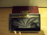 TILLEY WALLET LEATHER WOMEN'S NEW IN BOX