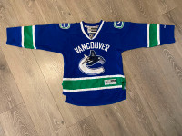 Vancouver Canucks Youth/Junior Jersey size small