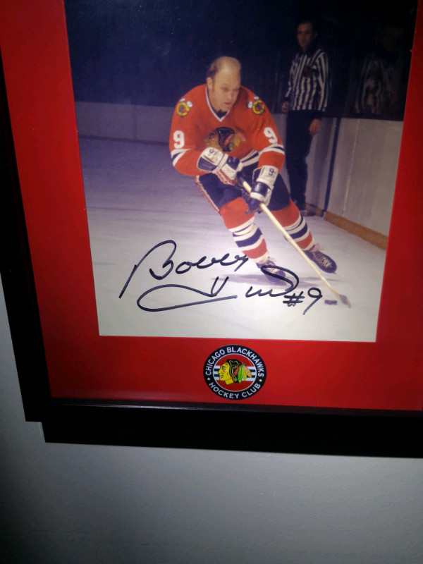 Bobby Hull autographed  in Arts & Collectibles in Grand Bend - Image 2