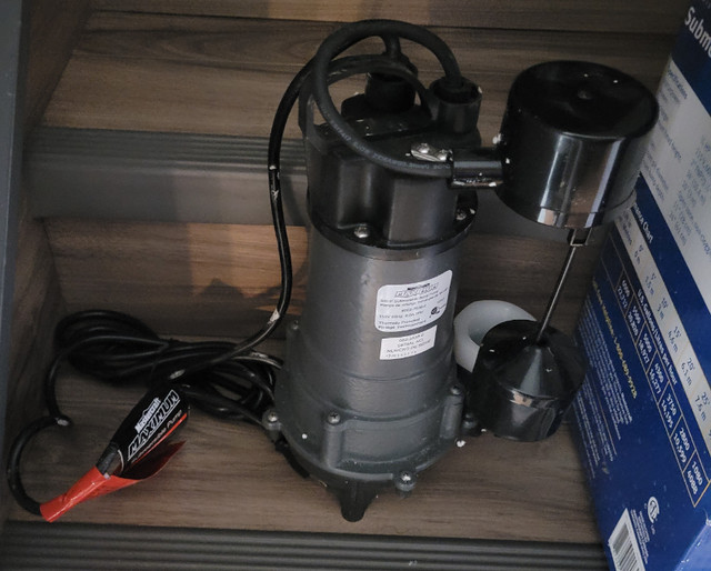 Mastercraft Maximium cast iron 3/4hp sump pump. in Outdoor Tools & Storage in Red Deer - Image 2