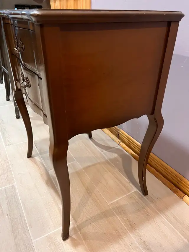 French Provincial Side Table 15”x20”x26” Solid Wood Vintage in Other Tables in City of Toronto - Image 8
