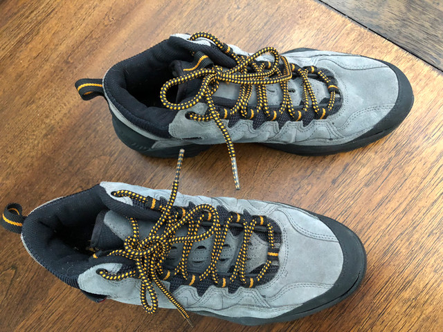 New Nike ACG Hiking Boot/Shoes Size 11 in Men's Shoes in Hamilton - Image 3