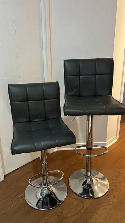 2 chaises ajustables pour coiffeuse ou comptoir, View more