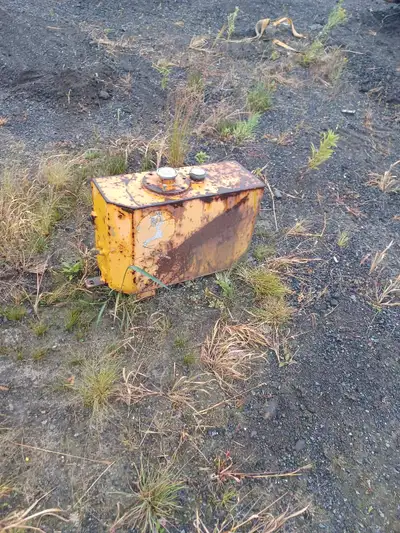Fuel tank from vermeer trencher