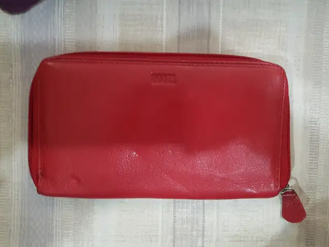 Lot of 8 Roots leather wallets black, brown red maroon listing 3 in Women's - Bags & Wallets in Ottawa - Image 3