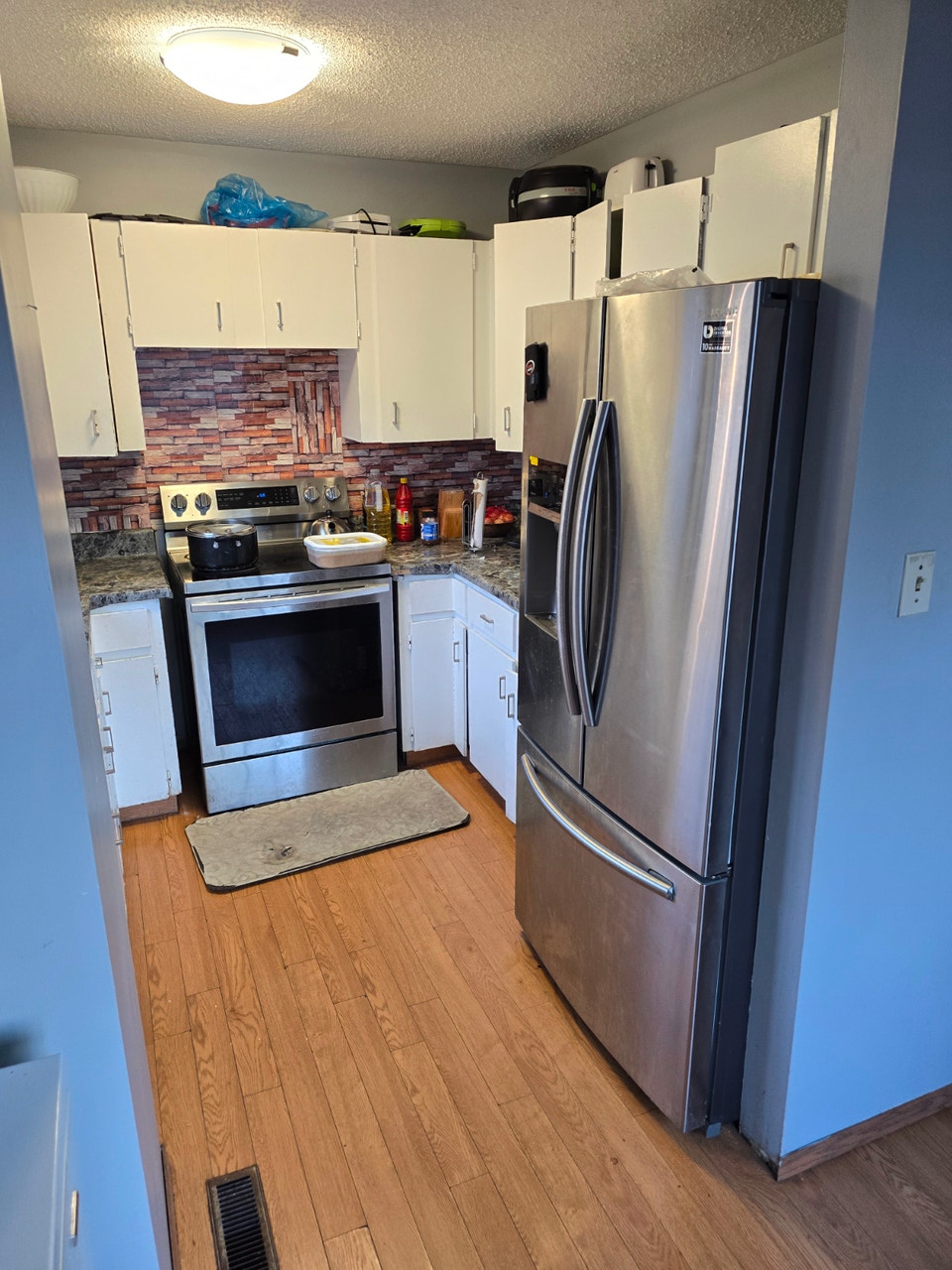 A room to rent in a 3 bedroom house 3