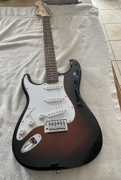 Squier Mini Stratocaster  Sunburst left handed Electric Guitar , View more