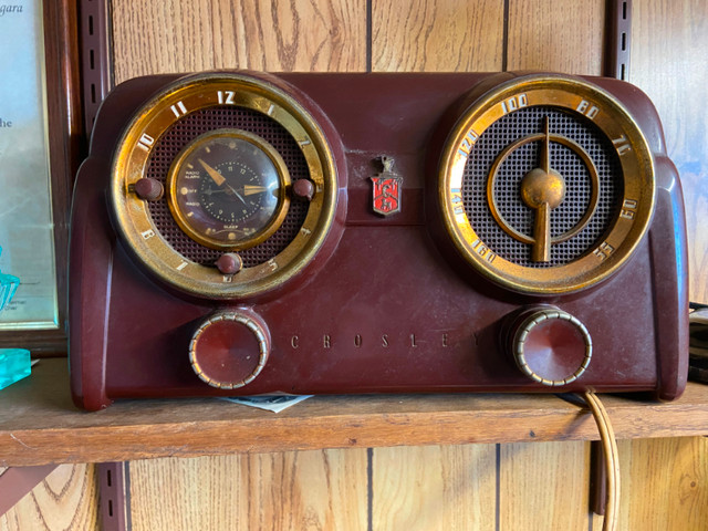 Crosley 'Dashboard' mantle radio in General Electronics in Hamilton