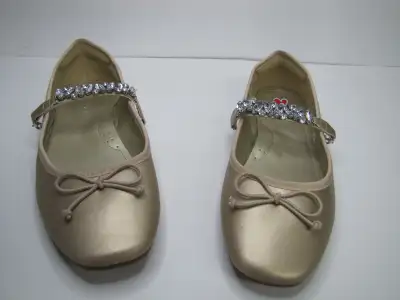 Girls Dress Shoes (Size 6), View more