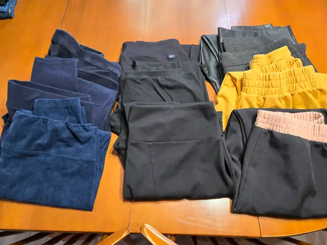 10 Piece Lot, Women's Bottoms Size 16/18