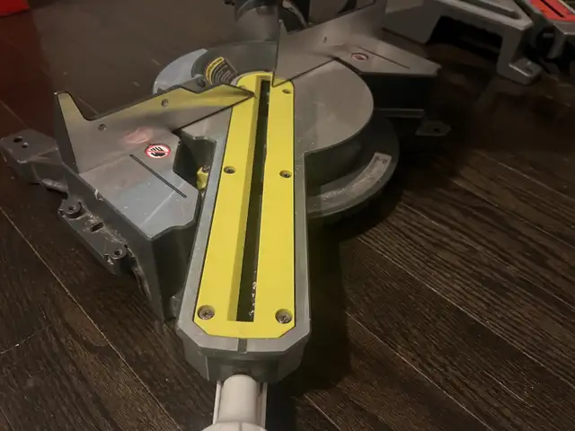 Ryobi   7-1/4” Compound Sliding Miter Saw in Power Tools in Mississauga / Peel Region - Image 4