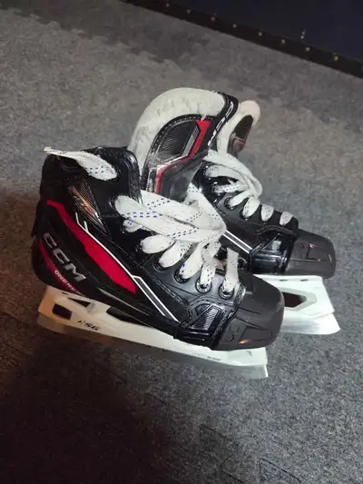 CCM Eflex 6.9 Goalie Skates Size 2, View more
