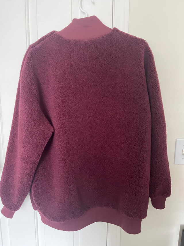women Sweater wine color Size L in Women's - Tops & Outerwear in Calgary - Image 2