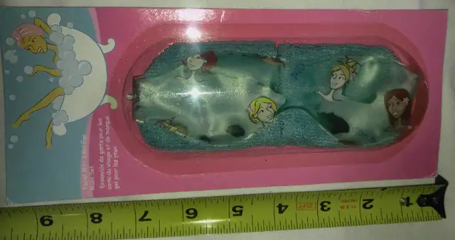 Qty 3 x NEW Kids Girls Facial Mitt & Gel Eye Mask Set in Bathing & Changing in London - Image 3