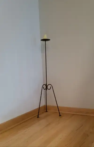 Chandelier vintage sur pieds, View more